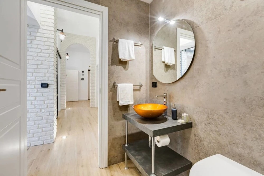 Large & Stylish 3 bed Flat in Excellent Location