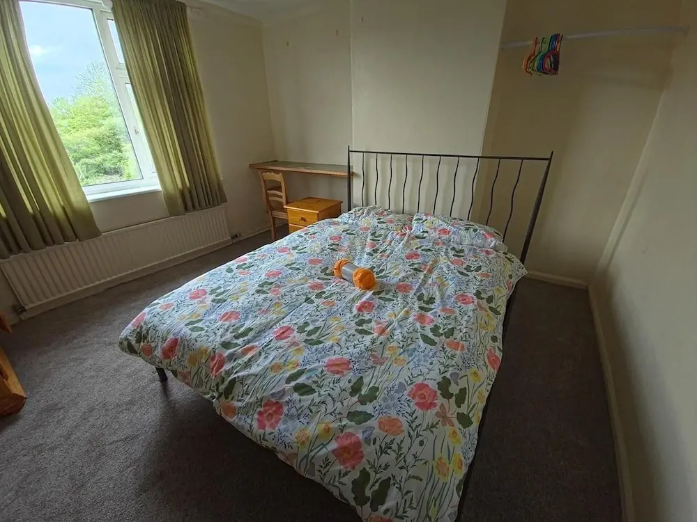 Confortable House Sleeps 7 With Garden and Parking