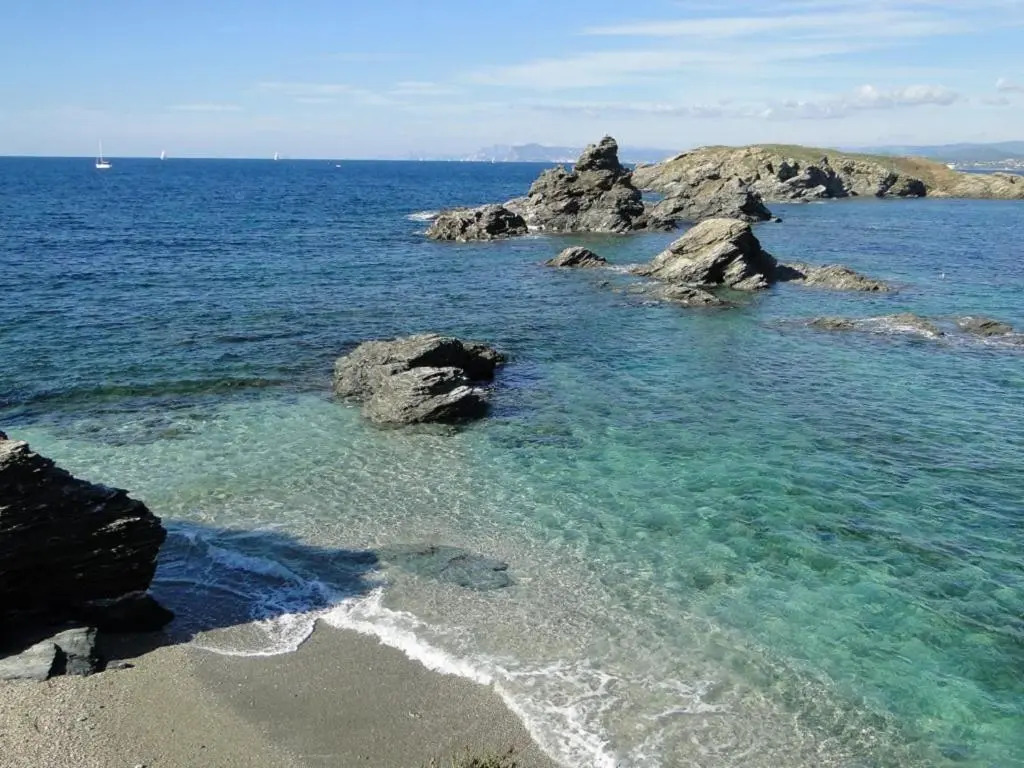 VUE MER 3 mn A PIED DE LA PLAGE LUMINEUX ET MODERNE