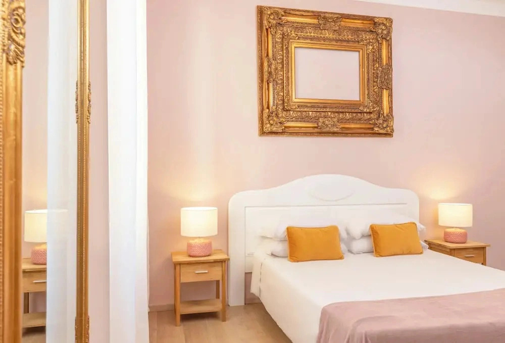 Cagliari Center Charming by Accomodo