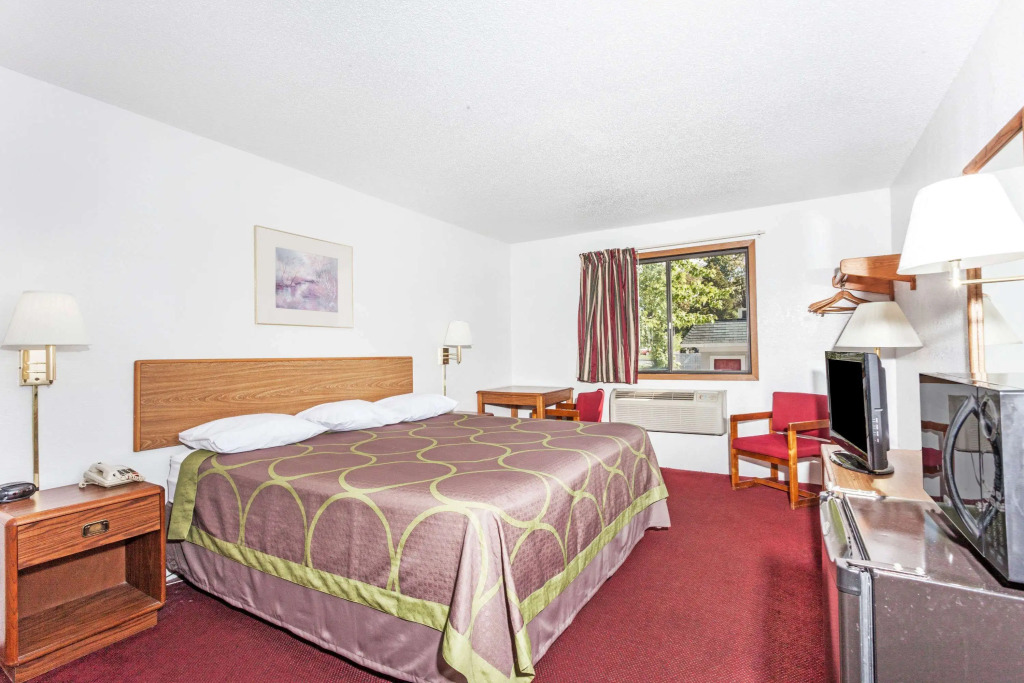 Super 8 by Wyndham Winchester VA