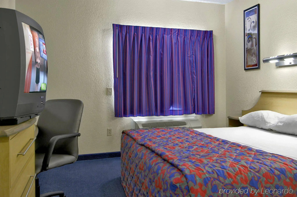 Red Roof Inn - Houston Westchase