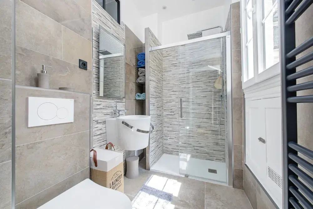 Dream apartment on the Elysee fields
