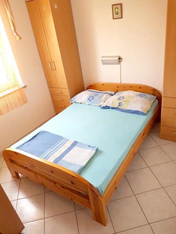 Apartment With one Bedroom in Pag, With Wonderful sea View, Enclosed Garden and Wifi - 100 m From the Beach