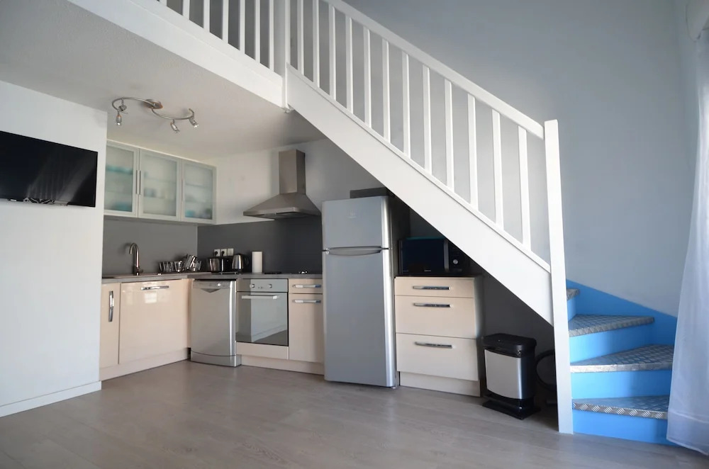 Modern duplex apartment 4 persons near train station Acropolis in Nice