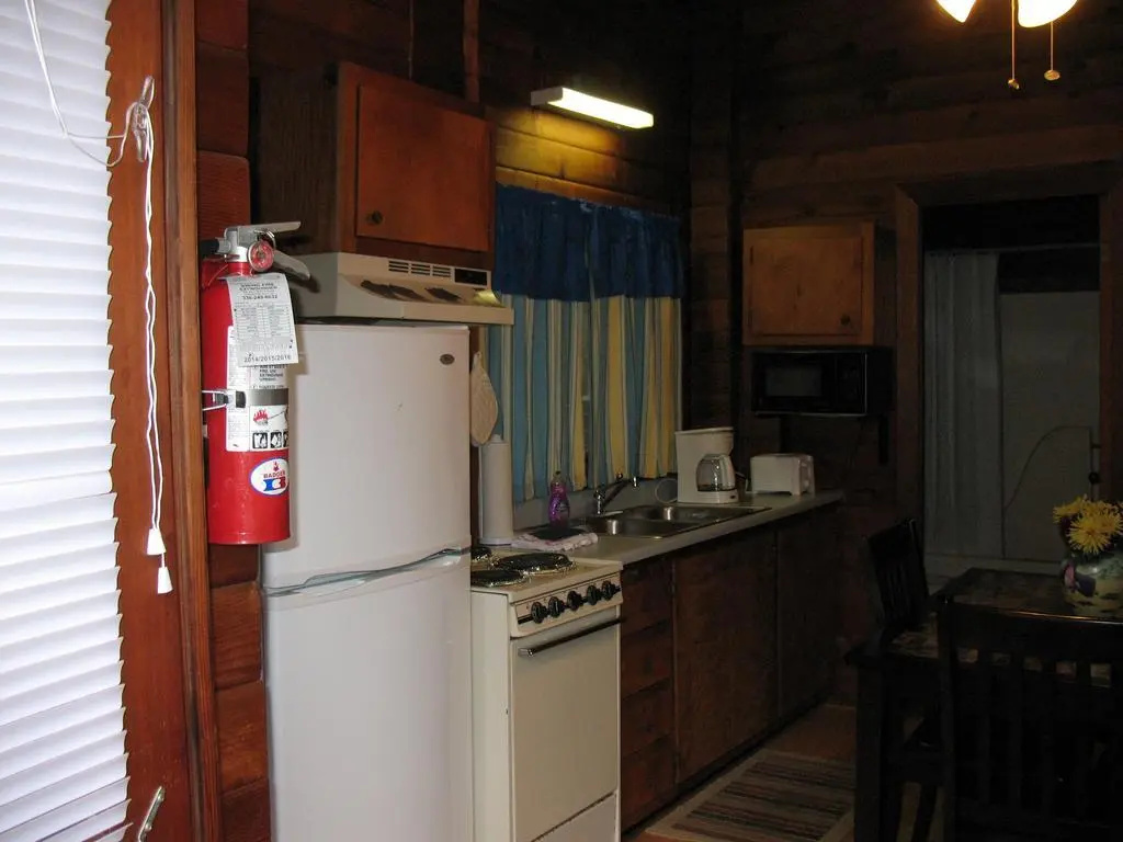 Forest Lake Camping Resort Cabin 18