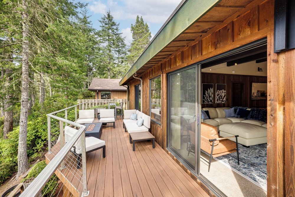 Lakefront Home w/ Dock & Views in Langlois
