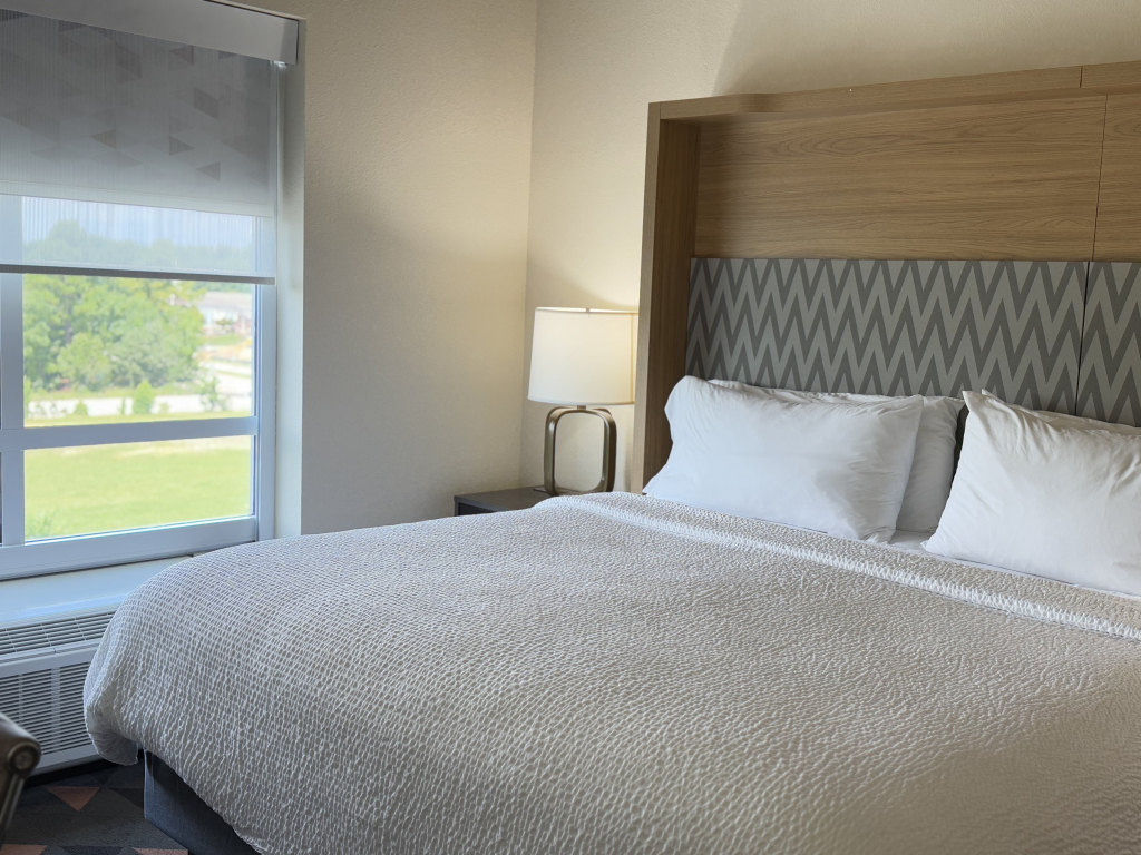 Holiday Inn & Suites - Fayetteville W-Fort Bragg Area by IHG