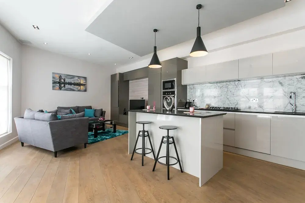 2 Bed Penthouse Style House in Camden Town