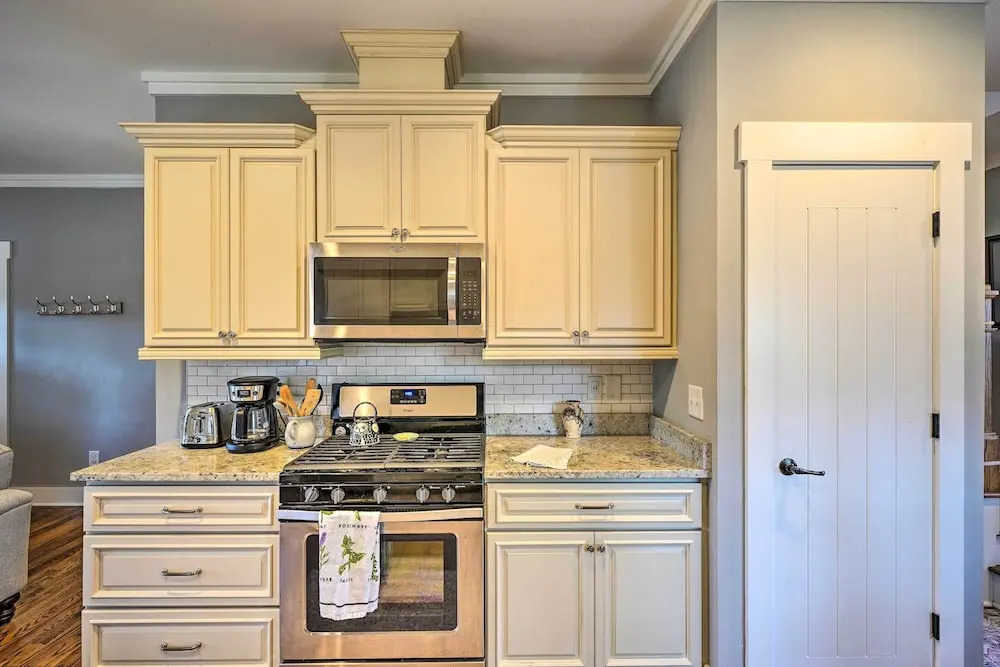 Cozy Southern Pines Retreat 1 Mi to Downtown