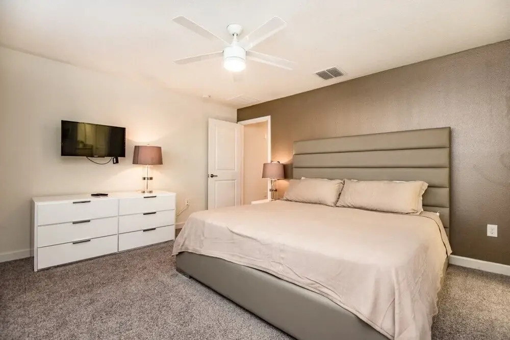 4 Bedroom 3 Bathroom Town Home With Pool 1594mvd