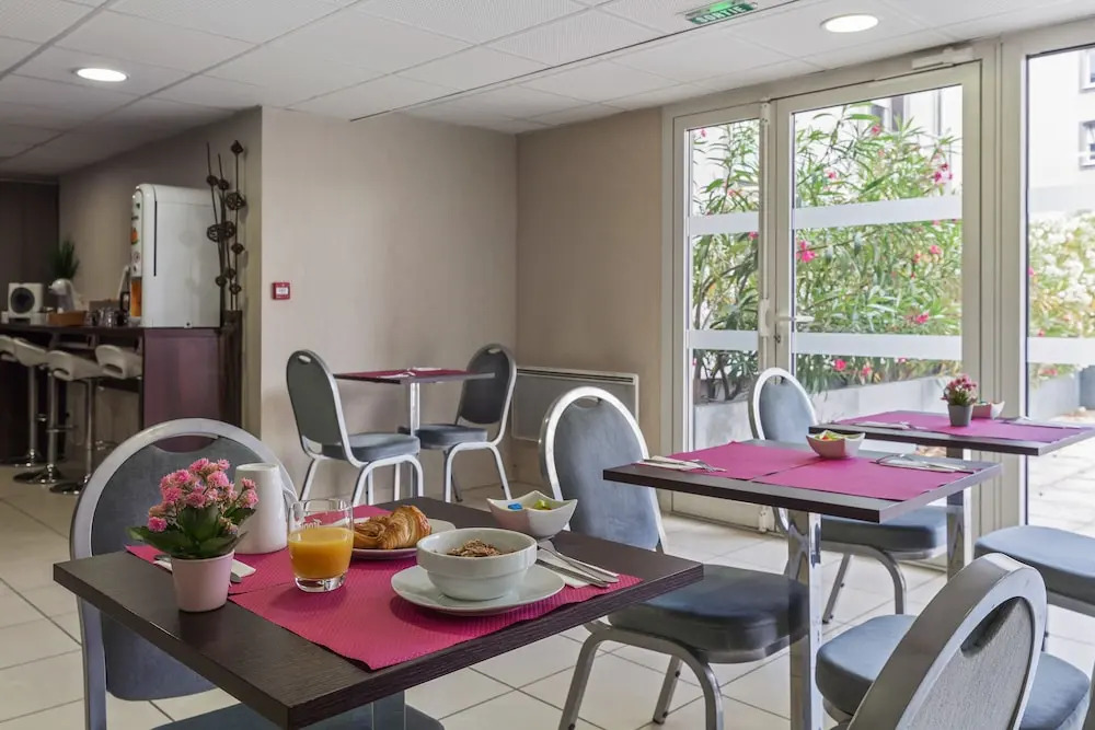 Park & Suites Confort Toulouse LHers