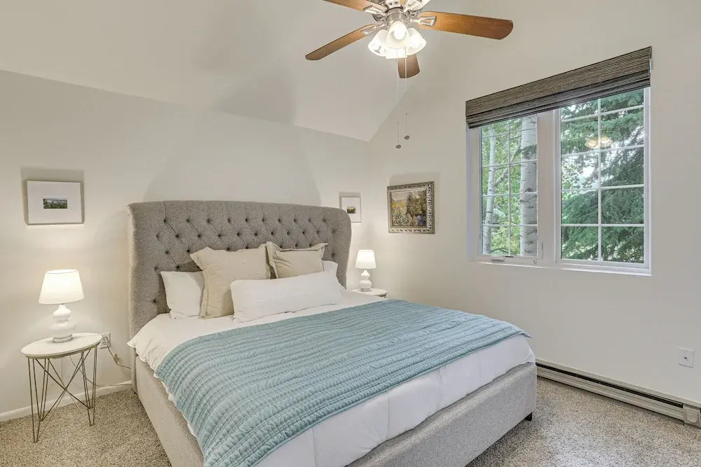 Hike, Ski & Golf: Fully Renovated Edwards Townhome
