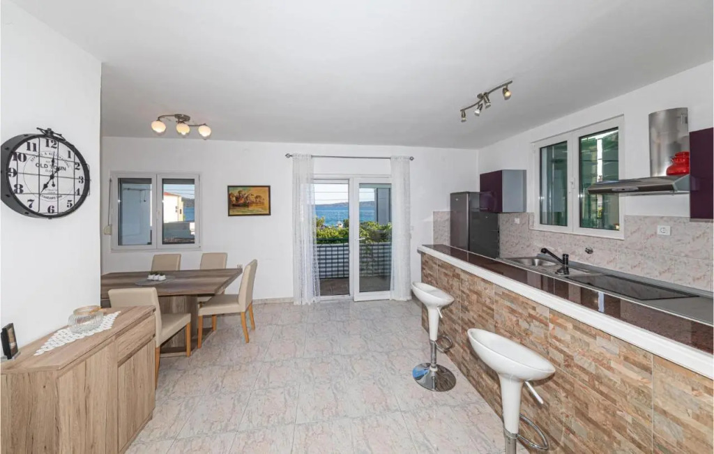 Apartment Kastel Kambelovac 10