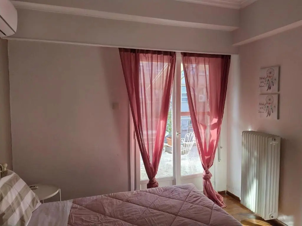 Athena's Home, Sunny Balkony 100m from metro!