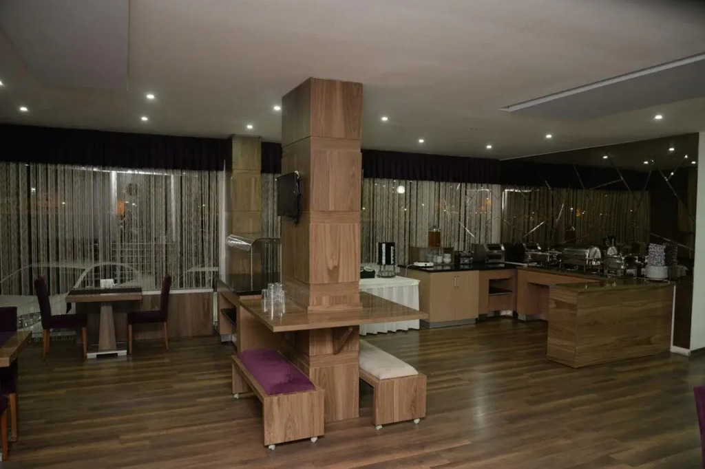 Hande Hotel