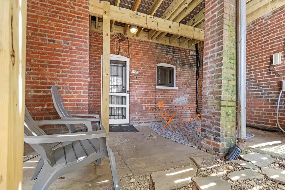 Cheery Flat in Adams Morgan Mt Pleasant