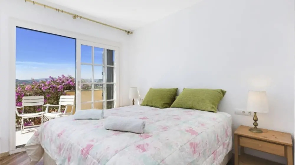 Apartment - 4 Bedrooms with Pool - 107696