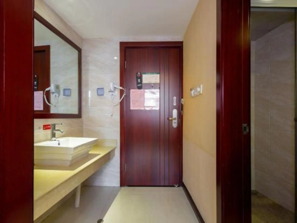 Hengdian World Studios Jinghua Grand Hotel (Qinwang Palace Qingming Shanghe Tu)
