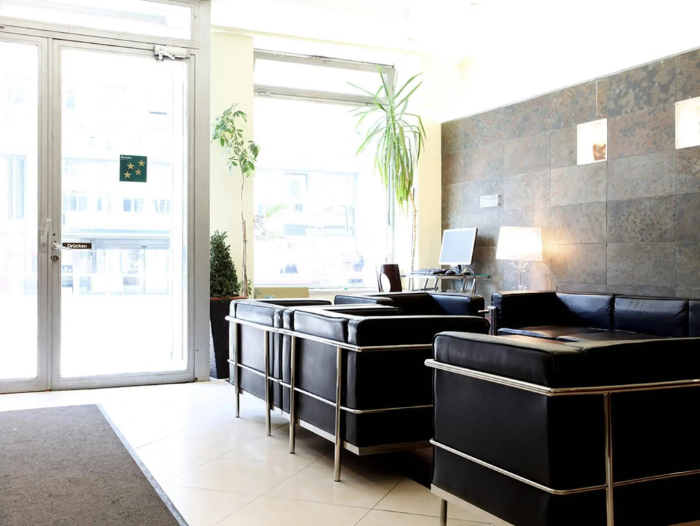 Hotel Attaché l contactless check-in