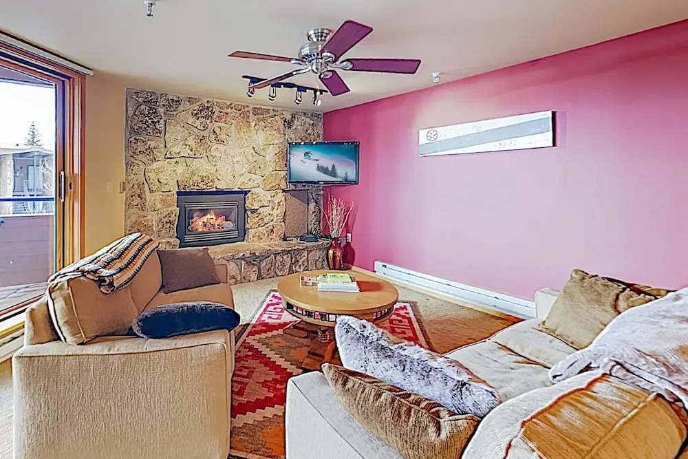New Listing! W/ Balcony, Lake Views, Hot Tub 2 Bedroom Condo