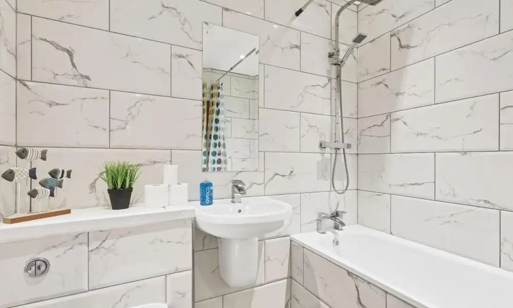 Seaview Heights - two Bedroom two Bathroom Loft Style Apartment Direct Distant sea Views - Fast Wifi
