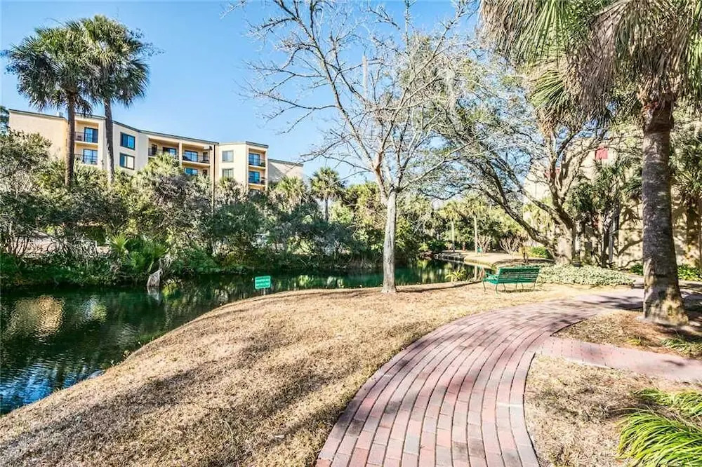 Xanadu 7-D, 2 Bedroom, Sleeps 6, Pool, Tennis, Walk to Beach