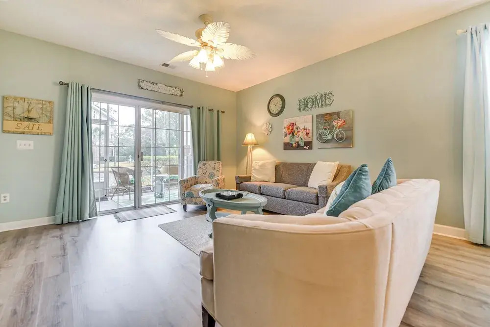 3 Mi to Ocean: North Myrtle Beach Condo w/ Balcony