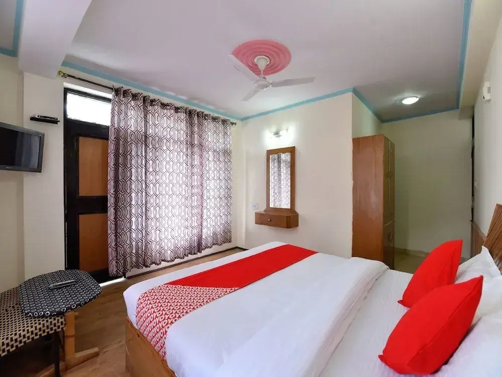 OYO 13387 Hotel Kartik
