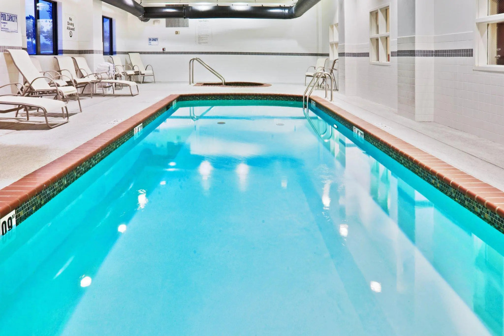 Holiday Inn Express Hotel & Suites Bartlesville by IHG