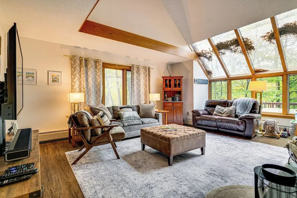 6 Mi to Okemo! Family Townhome in Lakeside Resort