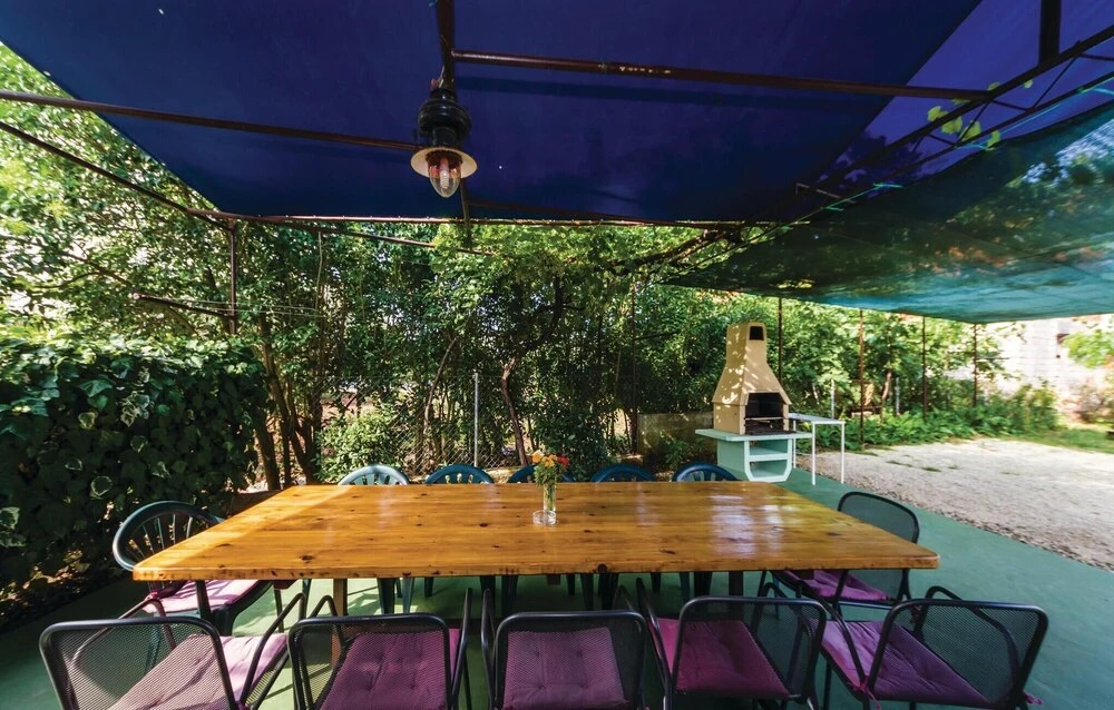 Nice Home in Sukosan With Wifi and 6 Bedrooms