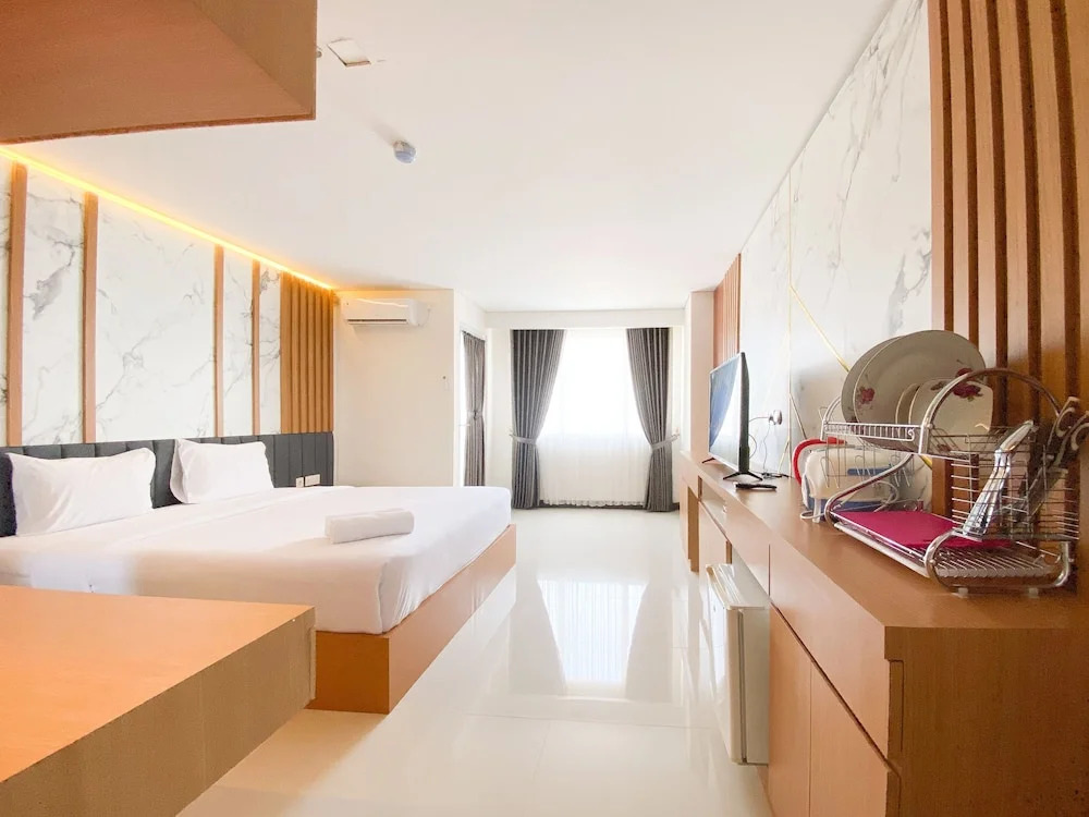 Homey And Strategic Studio (No Kitchen) At Sentraland Semarang Apartment