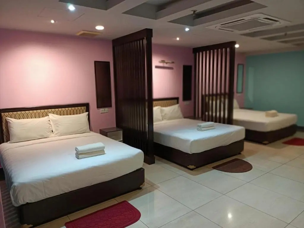 Hotel Sri Sutra PJ 222