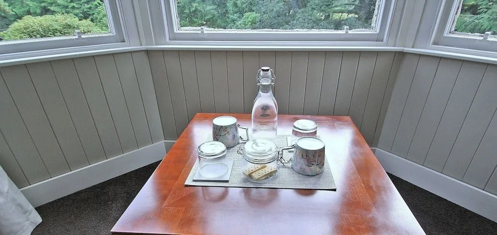 Isla Bank House