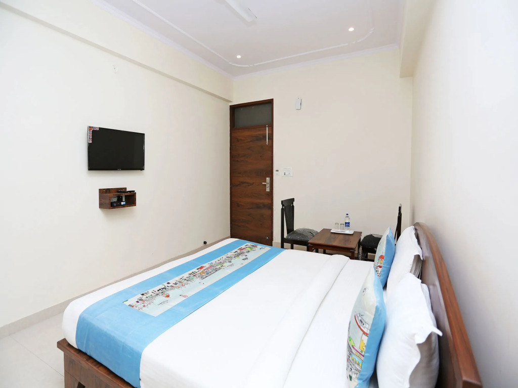 OYO 8425 Hotel Shiv Palace