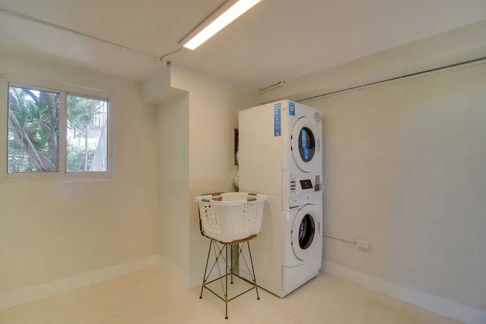 Steps to Gulf: Sleek Top-floor Apt in Tavernier!