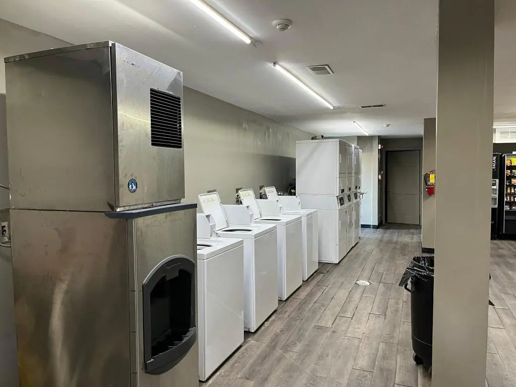 Budgetel Inn & Suites
