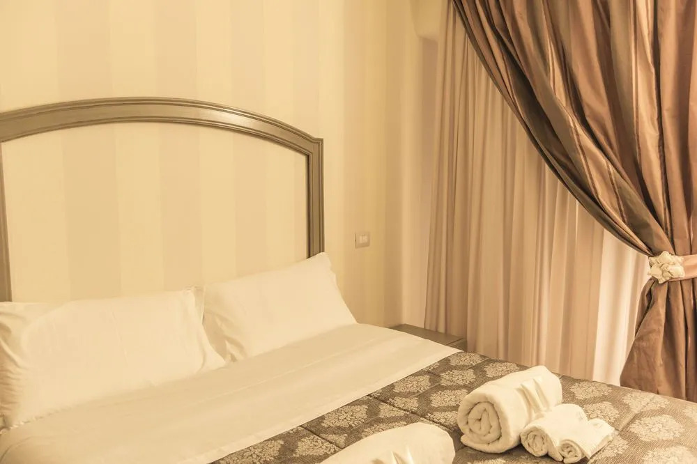 N12 Design Accomodations Alcova 75