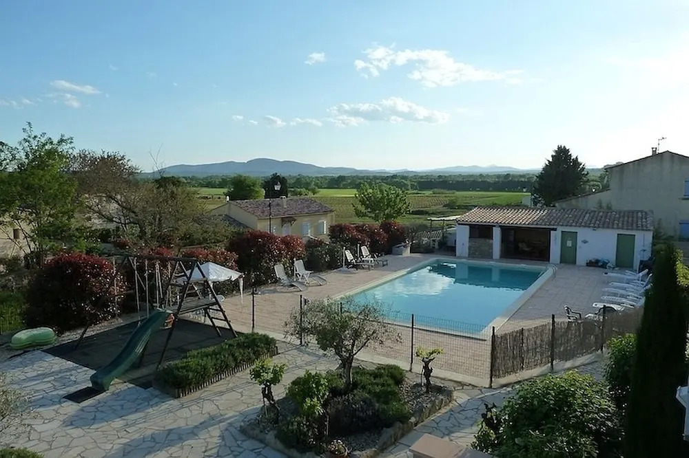 Large Ground Floor Apartment With 2 Bedrooms And A Big Terrace