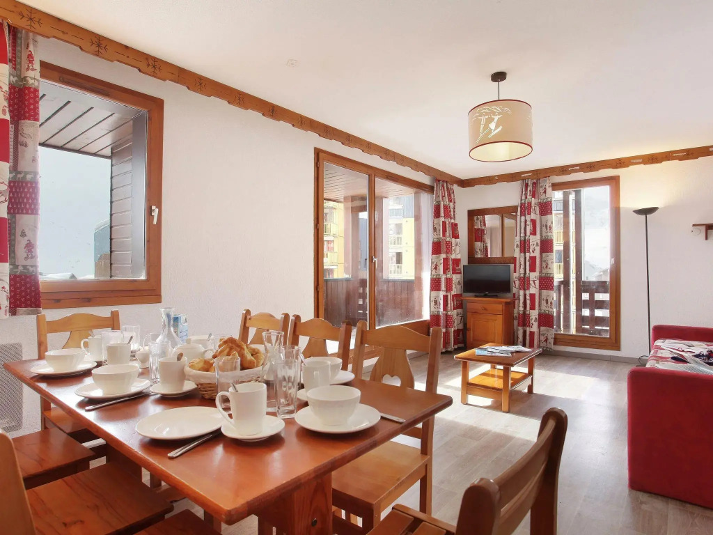 Apartment with a balcony or terrace near the ski slopes