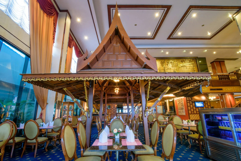 Alexander Hotel