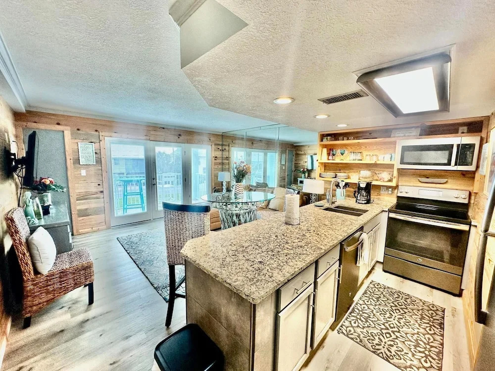 Gulfview I 215