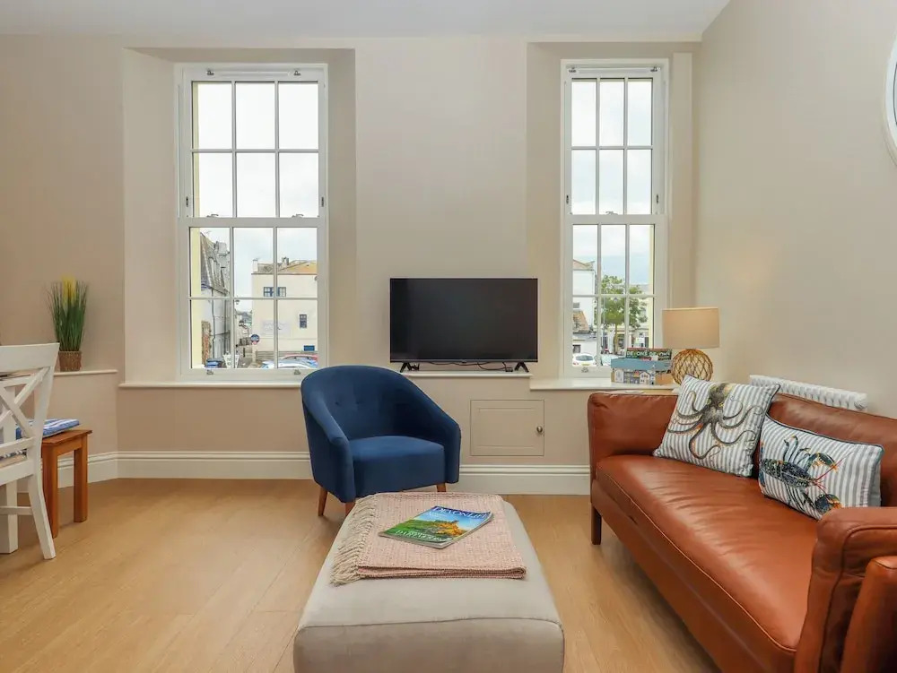 2 Sea Otter House