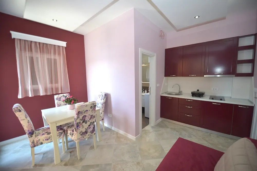 Pontus Luxury Apartments