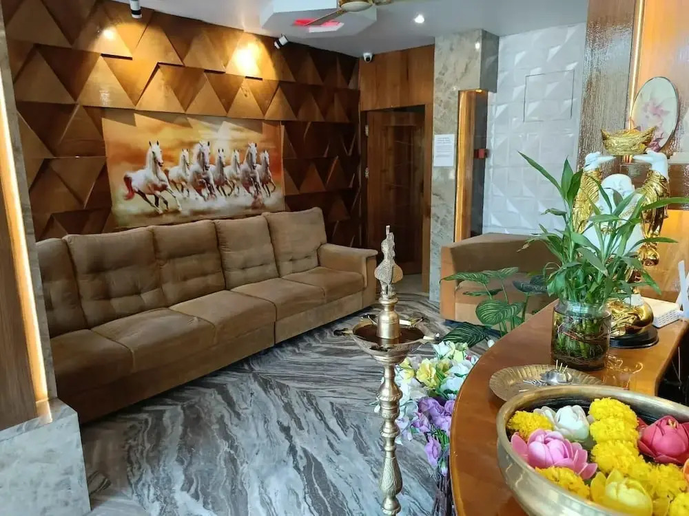 Hotel AMR GRAND