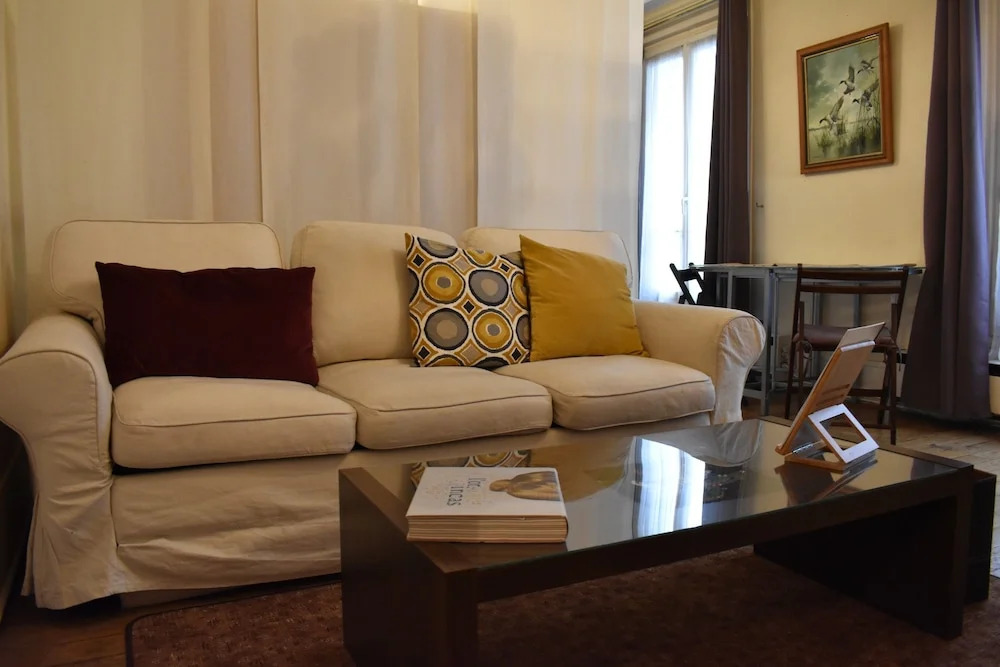 1 Bedroom Apartment In 16Th Arrondissement