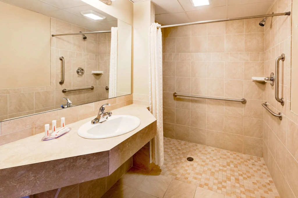 Super 8 by Wyndham Traverse City