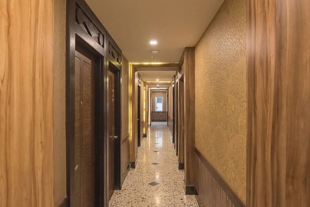 RedDoorz Plus near Mall Nagoya Hill Batam 3