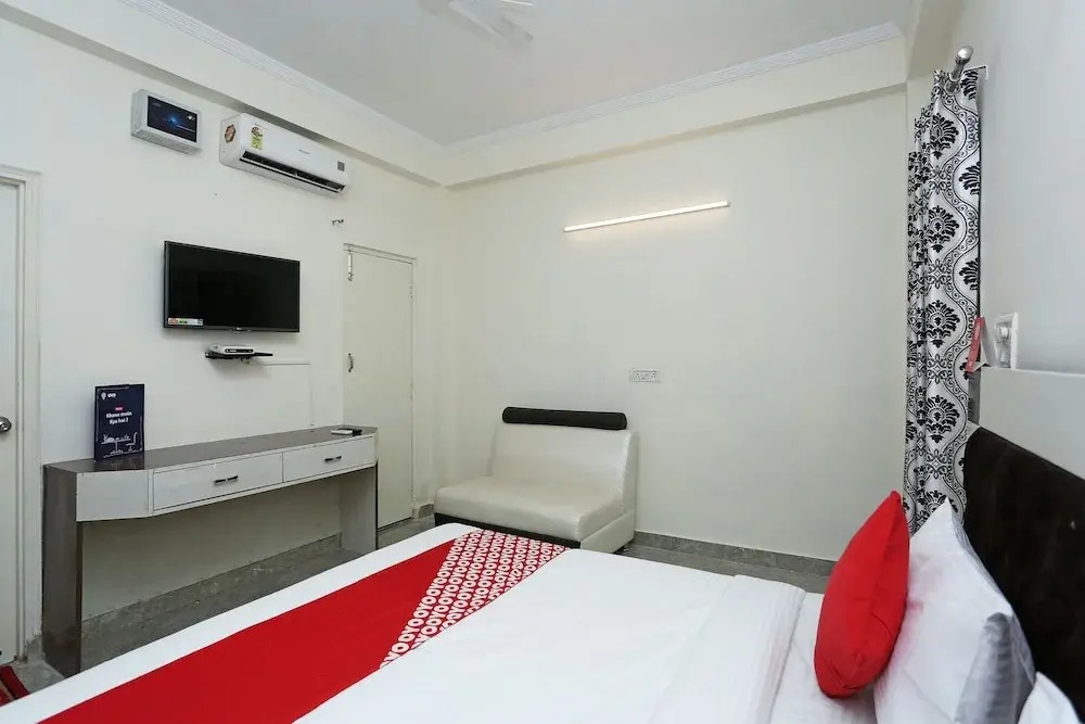 OYO 16534 Hotel HR Residency